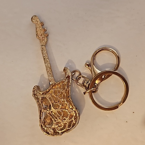 NEWISH Rhinestones, Stones & Enamel on Goldtone Guitar Key Chain - Picture 6 of 8